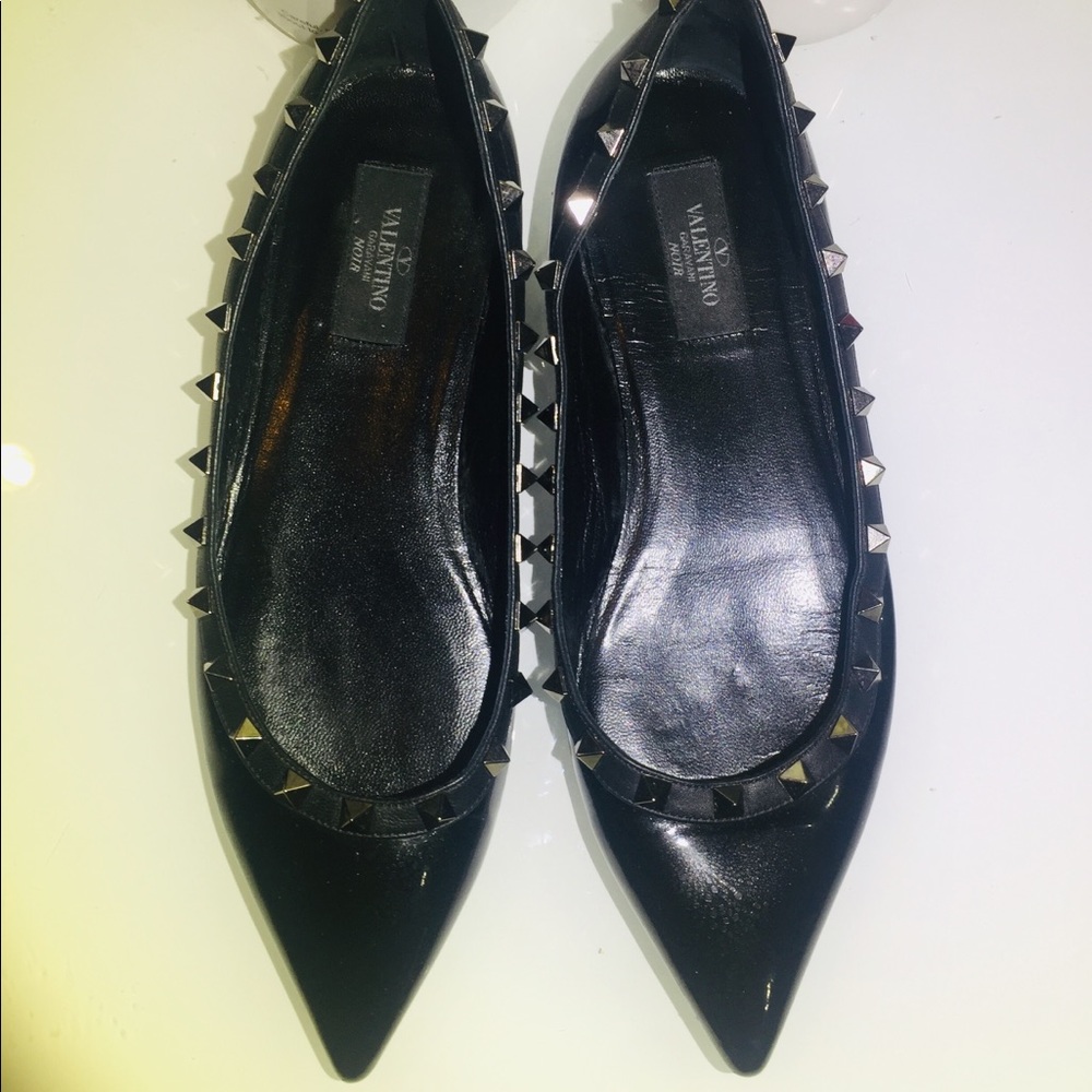 ⭐️⭐️Valentino Rockstud Patent Flats⭐️⭐️